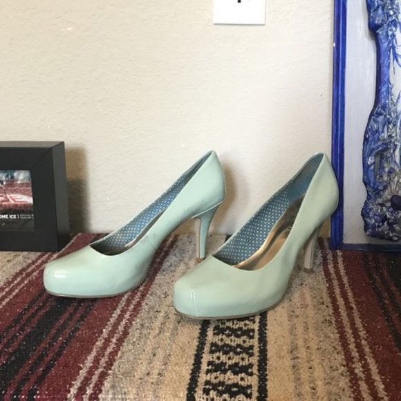 Comfiest heels ever! - Picture 3 of 5